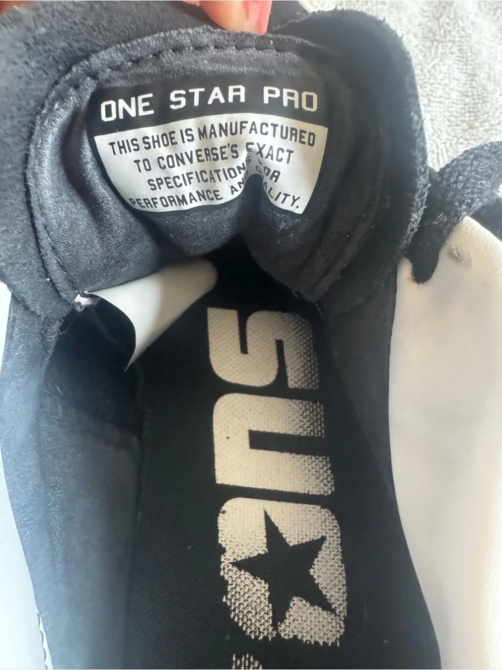 Converse One Star Pro sneakers in black suede with a white star logo Woman’s 9